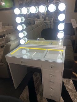 ⭐️New Vanity⭐️