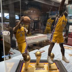 Los Angeles Lakers Kobe Bryant & Shaquille O’Neal Custom Action Figures 