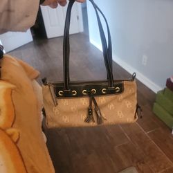 Dooney & Bourke Purse