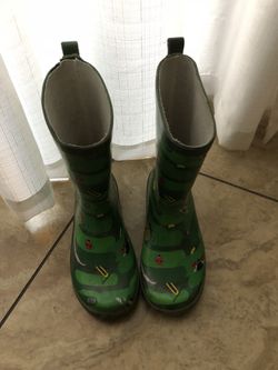 Rain boots kids size L ( 12/1)