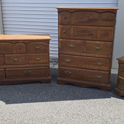 7 drawer dresser & 6 drawer dresser & 2 drawer nightstand set (DELIVER OPTION)
