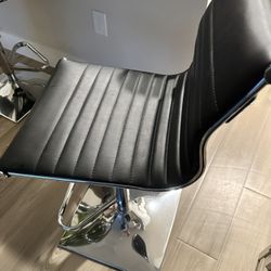 3 Bar Stools And 2 Lamps From Pier 1 