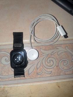 UNLOCKED NEW Apple Watch Series 8 with Magnetic Charger / Magnetic Black
