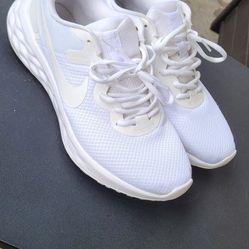 Nike Men's Revolution 6 All Triple White Next Nature Running Shoes ..  Size 10.5 