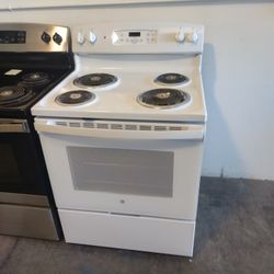 General Electric. Stove Nice Condition Everything 