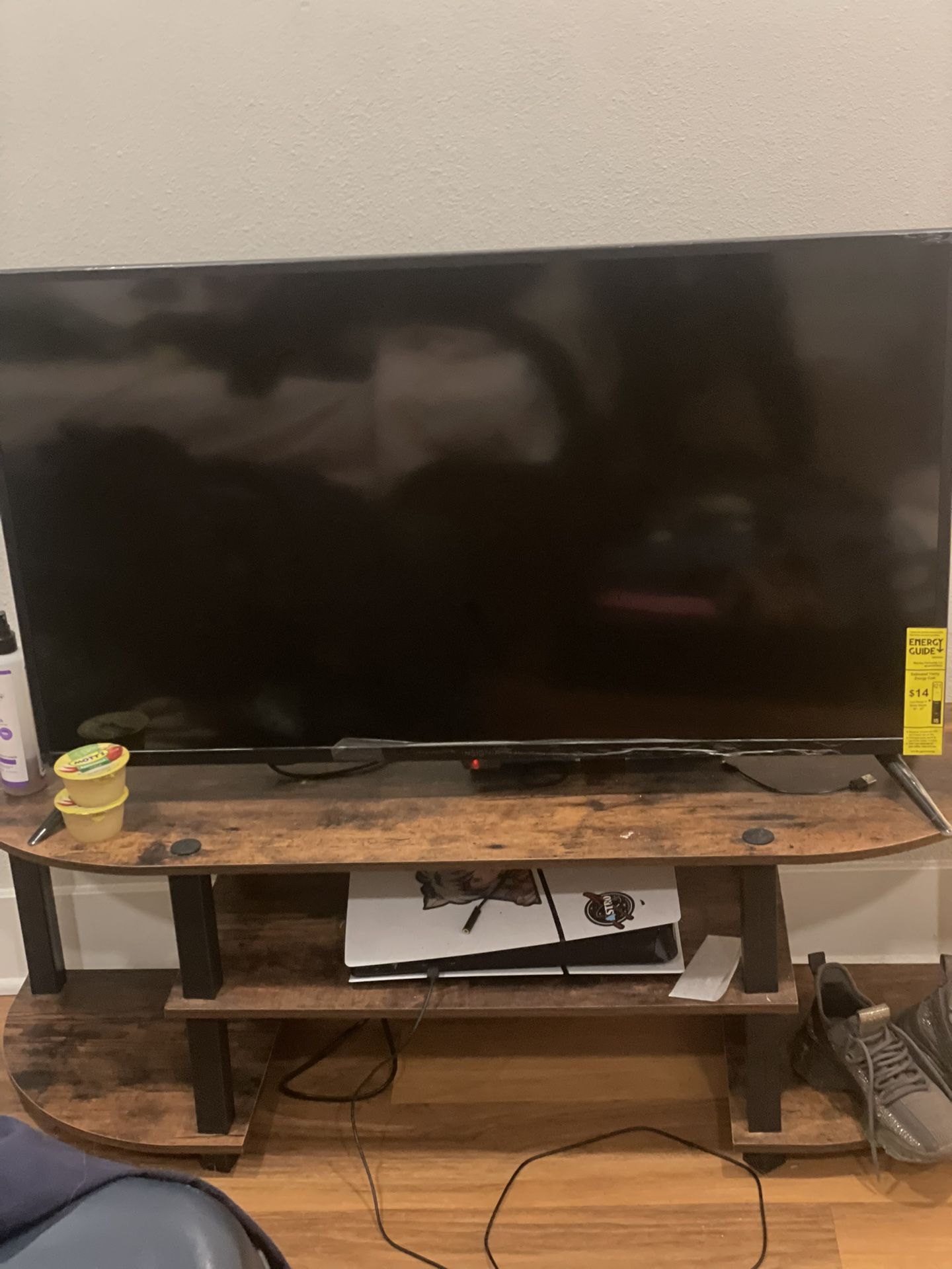 42” Insignia Fire Tv W/ Stand