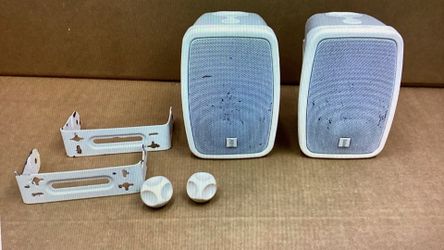 Bowers & Wlkins wm2 indoor / outdoor speakers pair missing 2 screew from brackets
