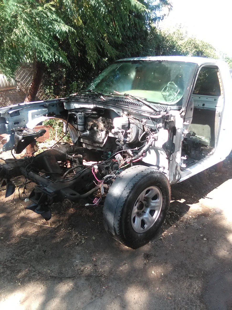 2006 Chevy truck parting out no transmission no engine no catalytic no differential no interior only what you see