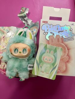 Big Into Energy, Serenity Labubu