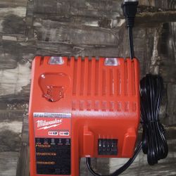 Milwaukee M18 And M12 Charger