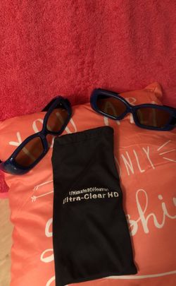 3D glasses for any TV. Like new // 3D lentes para cualquier televisión.
