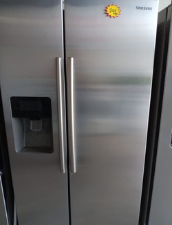 Samsung Side‑by‑Side Fridge – Stainless, Ice/Water Dispenser