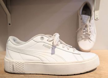 Women's (white) Puma shoes