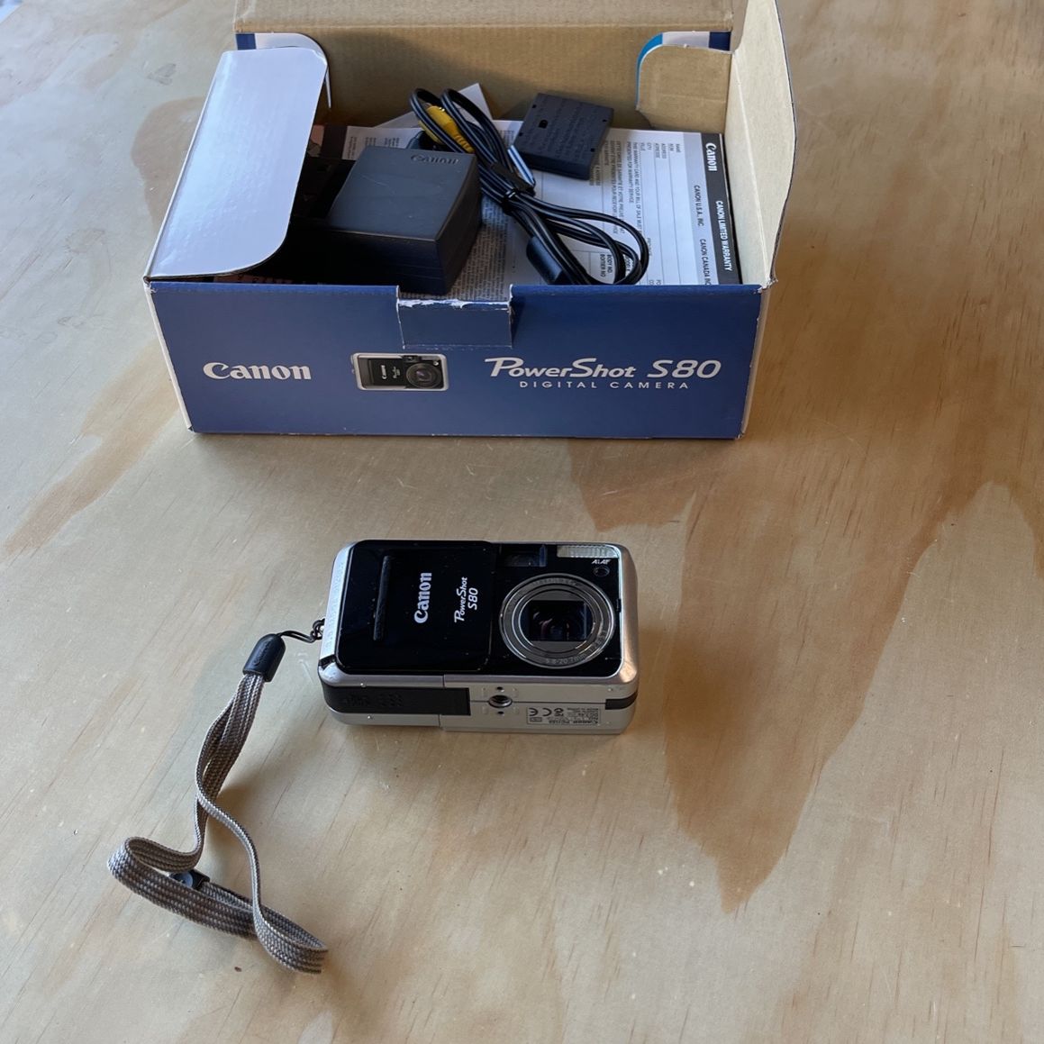 Canon powerShot S80 【動作品・転送特典無料あり・備品箱付】 Canon powerShot S80 【動作品・転送特典無料あり・備品箱付