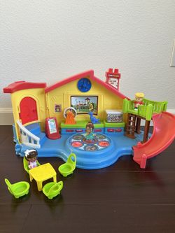 Fisher Price Little People Musical Preschool