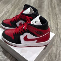 Air Jordan 1 Mid