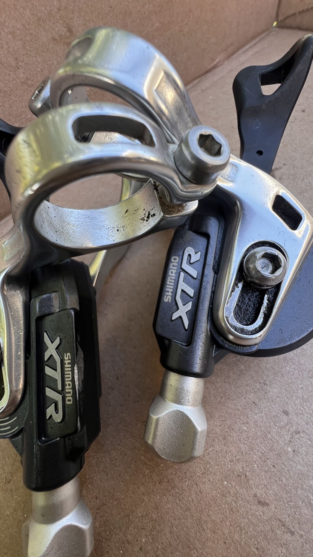 Front & Rear Shimano XTR SL-M970 3 x 9 Speed Tigger Shifter Set