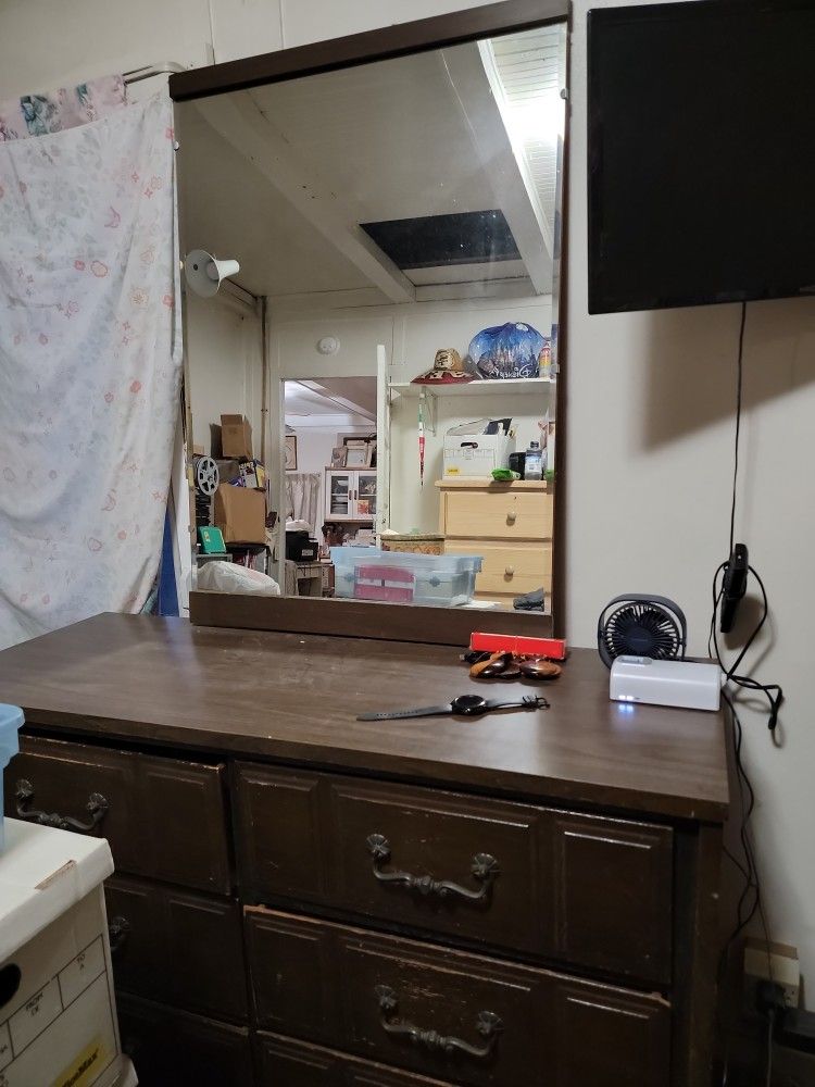 Six Drawer Dresser Attached With Mirror