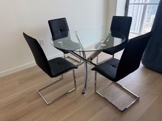 Brand New Dining Set / Available in Black, White and Gray / Fast Delivery 🚚
