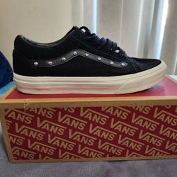 Old Skool Studded Vans