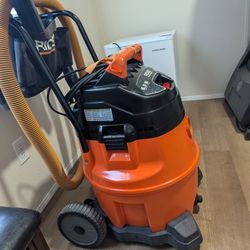 Ridgid 16 Gallons Vac/6.5 Peak HP 