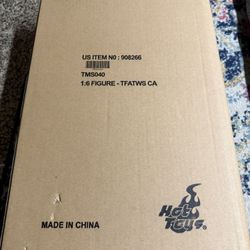 Hot Toys Falcon & Winter Soldier Captain America