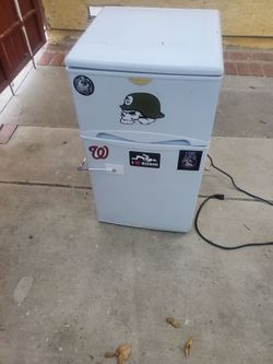 Mini refrigerator