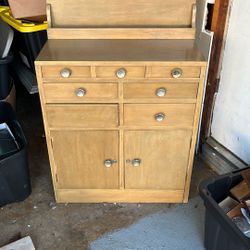 Small Dressor