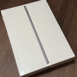 Sealed iPad 9th 64GB WiFi + Cellular 