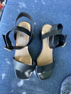 women's black sandals