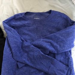 Women’s blue sweatshirt