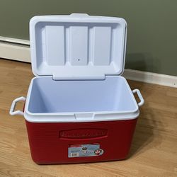 Rubbermaid 48 Quart Hard Sided Cooler