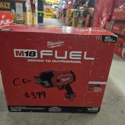 Milwaukee

M18 FUEL 18V Lithium-lon Brushless Cordless 1/2 in.-1 in. Steel Pipe Cutter (Tool-Only)