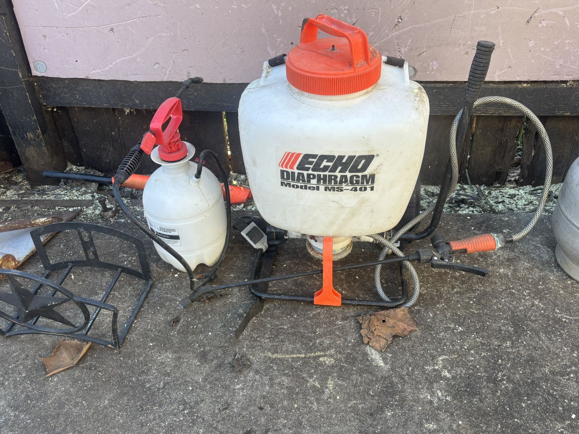 Echo Diaphragm Sprayer w/ Smaller Hand Sprayer