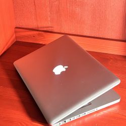 Apple MacBook Pro 13” I5, 8GB RAM 256GB SSD macOS 15.1 Sequoia $140