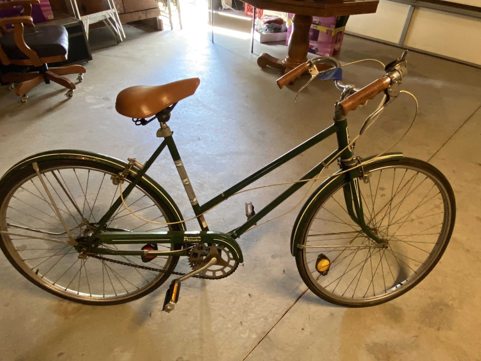 VINTAGE WOOLWORTH AMF 3 SPEED BIKE