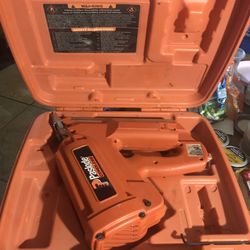 Paslode 900420 30° Cordless Framing Nailer (tool only) with Case.