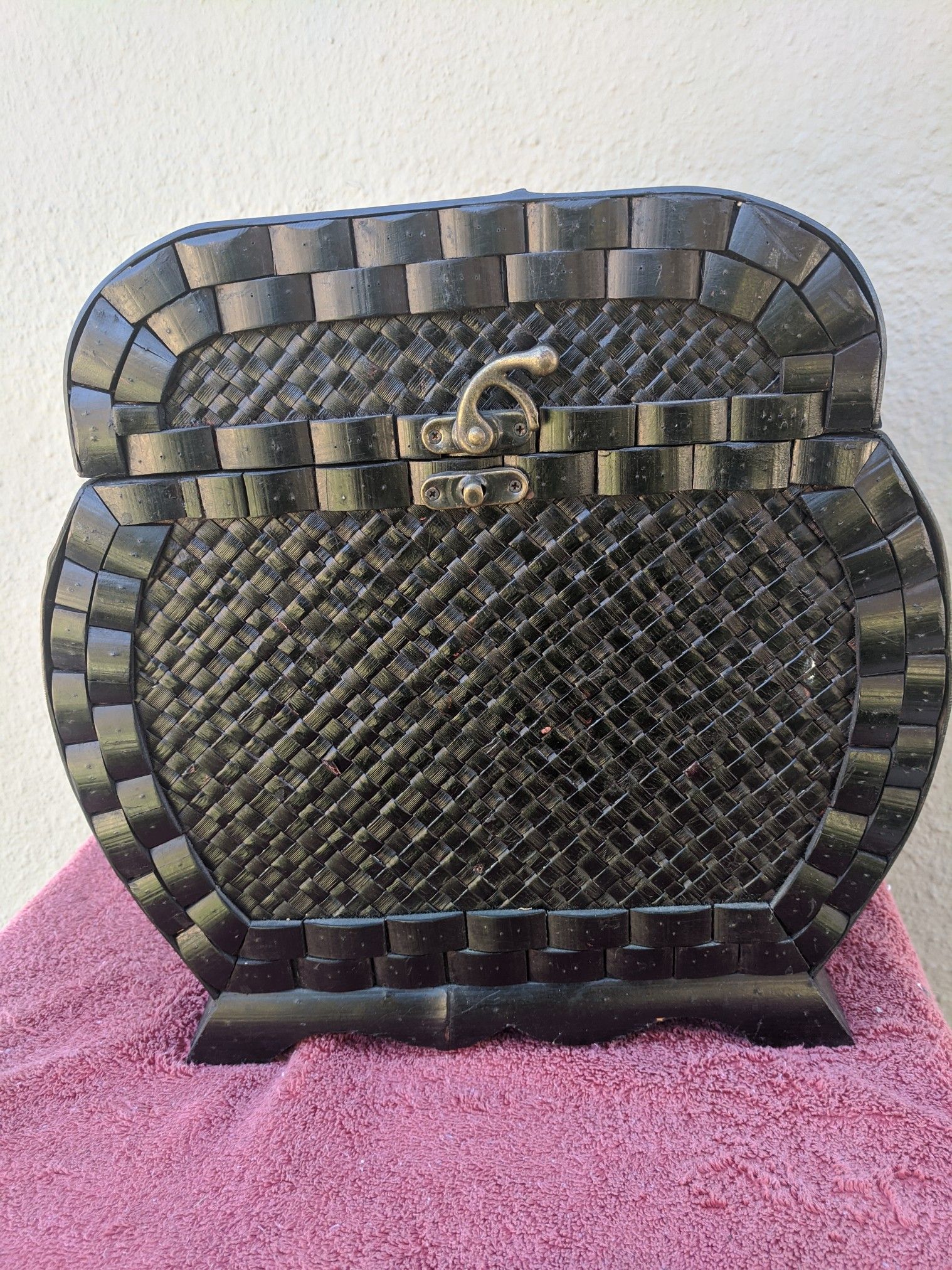 Wooden Lock Necklace Jewelry Storage Trinket Box Container Holder Case 14" X 12