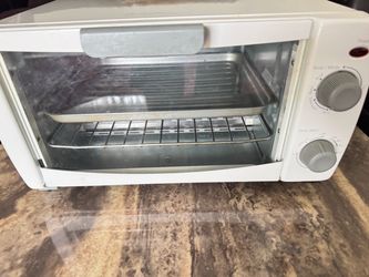 Four slices toaster oven