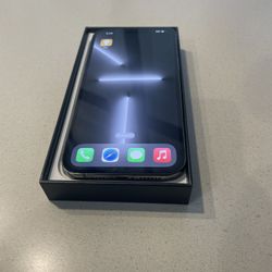 Apple IPhone 13 Pro  MAX 1TB Unlocked- Space Black 