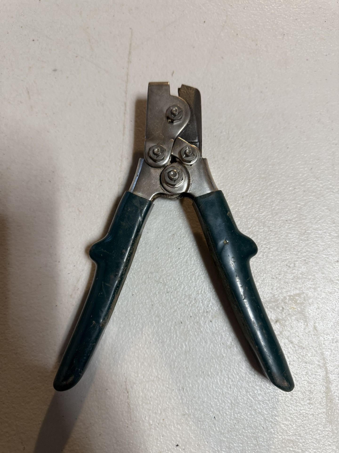 4 x MALCO Sheet Metal Snap Lock Punch Tools