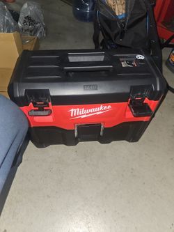 Milwaukee Dry Wet Vacuum 