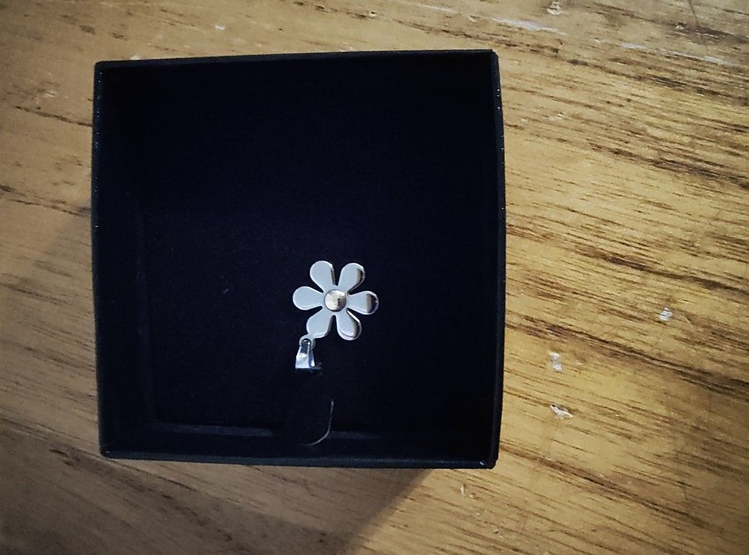 Daisy Pendant 