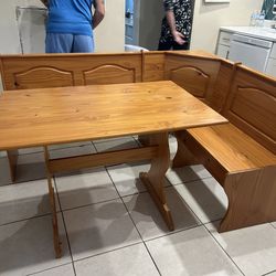 Corner bench +  table