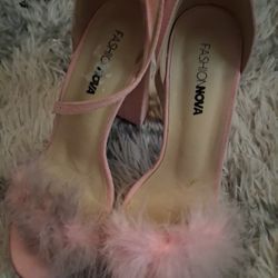 Fashion Nova Pink Platforms 🩷👠