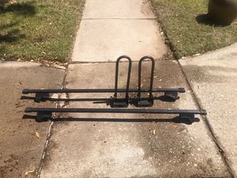 Thule roof rack set w kayak mounts