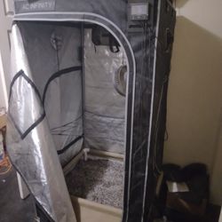 AC Infinity Grow Tent