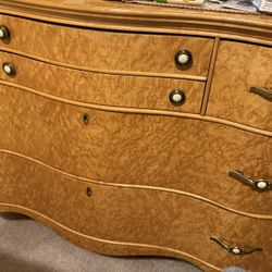 Dresser With Drawers And Mirror