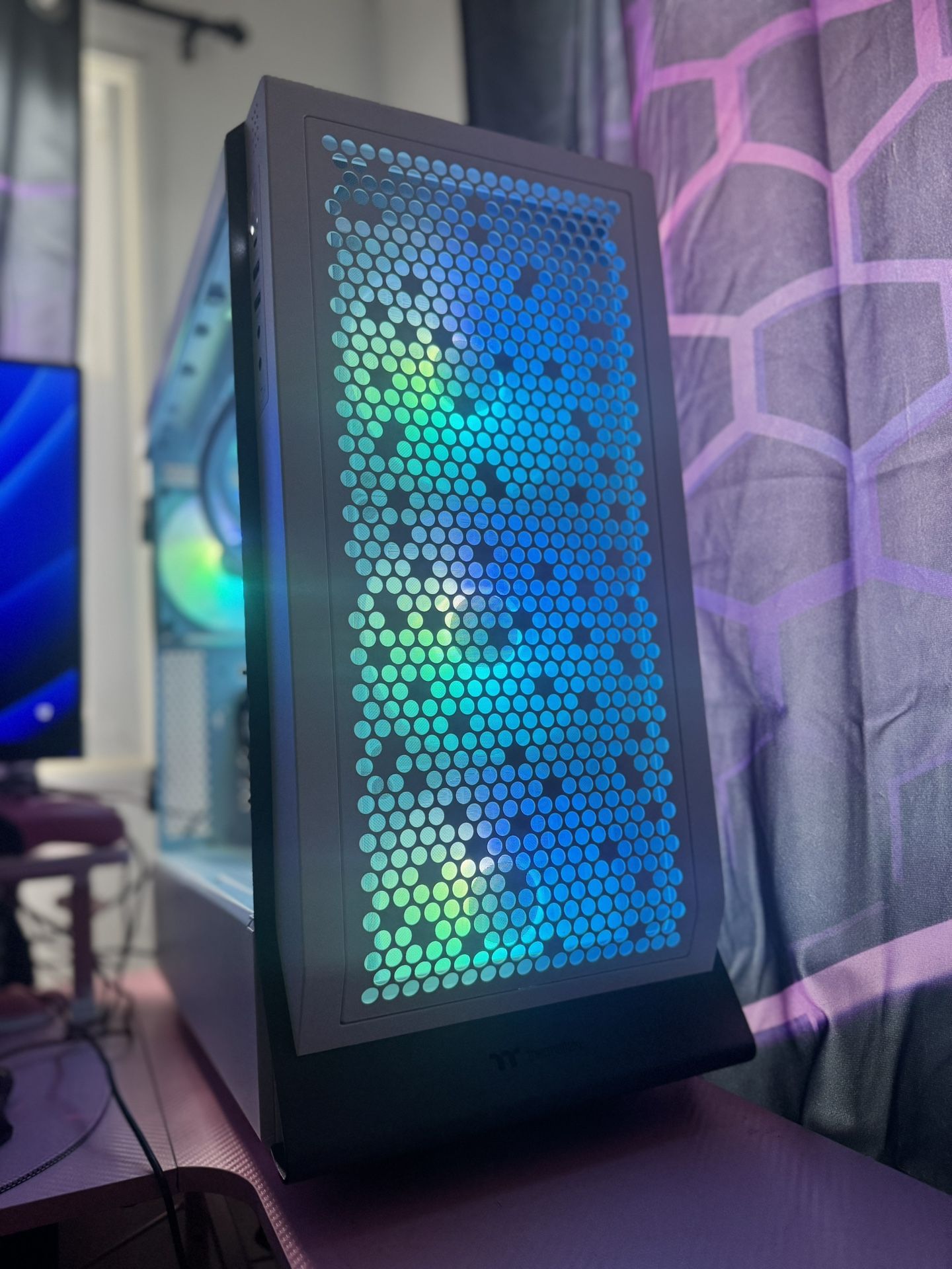Thermaltake Apollo i477T Gaming Desktop GPU- 4070super Ti CPU- I9 14900kf,