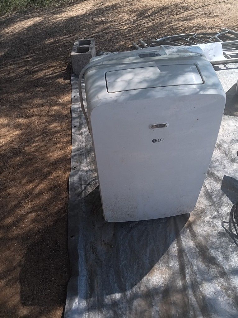 LG Air Conditioner 